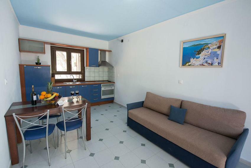 Ilios Hotel & Villas Geni  Экстерьер фото