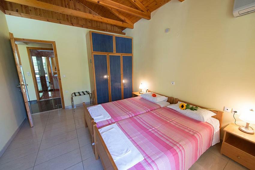Ilios Hotel & Villas Geni  Экстерьер фото
